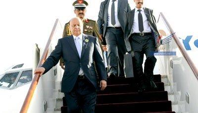 Almotamar Net - President Abd Rabbo Mansour Hadi returned to Sanaa on Thursday, after his participation in the 25th Arab summit in Kuwait, which he described as successful.

On his way to the homeland, President Hadi landed in Abu Dhabi on a short visit to the United Arab Emirates (UAE), during which he met with Crown Prince of Abu Dhabi Mohammed bin Zayed Al Nahin and discussed with him the bilateral relations and the developments in the region and the challenges facing the region and the Arab nation
