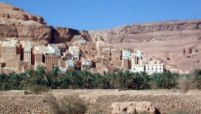 Almotamar Net -  One soldier was killed on Saturday in a terrorist attack on a security building in Hadramout province.

The attack targeted the security headquarters in Hajar district, an official security source said, adding that four others soldiers were injured.
