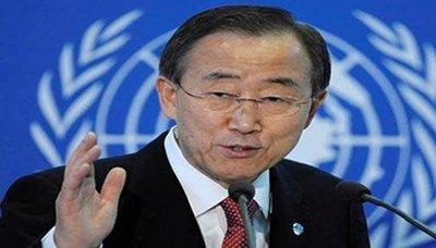 Almotamar Net - The UN Secretary-General Ban Ki-moon has strongly condemned the Tuesday bomb attacks in Radaa city in Bayda province, which killed more than 25 people, including at least 15 schoolgirls.

"There is absolutely no justification for such cowardly terrorist acts that brutally take the lives of innocent civilians, including children", said a statement read by Spokesman for UN Secretary-General. 

The statement called for the perpetrators to be brought to justice.

In the statement , the UN Secretary-General expressed his sympathies and sincere condolences to the families of the victims of these heinous attacks.
