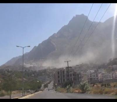Almotamar Net - 
Six people were killed on Sunday by Saudi airstrikes on Taiz province, a local official said.

Four women and two children were killed in Saudi raids targeted their home in al-Dhabab area western Taiz province, the official added.

The Saudi fighter jets also targeted a house in Bahih area in the west of Taiz city, causing injuries to many people, he said.
