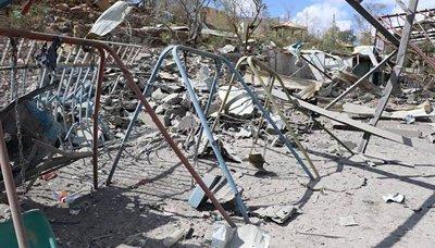 Almotamar Net - The Saudi fighter jets launched on Monday an air raid on the September 21 Park in Maain district of Sanaa province, a security official said.

The official said the raid caused huge damage to the citizens houses, shops and the nearby public 
