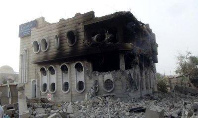 Almotamar Net - A husband was martyred and his wife injured when the Saudi brutal warplanes pounded residential old traditional quarters of the old city in the capital Sanaa early on Tuesday, an official said.

The planes targeted the home of Mohammed Hamoud al-Maswari, killing him and fatally wounded his 50-year-old wife, the official said.

It was the latest in a series of air strikes against the UNESCO world heritage old city, Sanaa, in the capital Sanaa.
