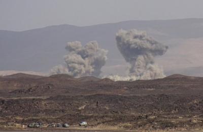 Almotamar Net - Saudi aggression fighter jets launched late on Sunday a series of air raids on Hamdan district of Sanaa province, an official said.

The raids targeted al-Kosh area, causing great damage to the villagers farmlands, said the official.

