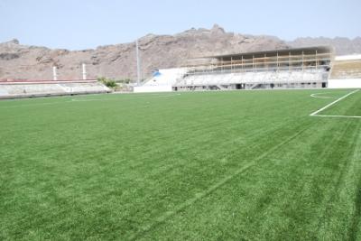 المؤتمر نت - يشهد ملعب التلال الرياضي بمحافظة عدن خلال اليومين القادمين  استعدادات مكثفة في تجهيز الملعب لقيام  المباراة النهائية بين نادي التلال وشباب البيضاء في كاس رئيس الجمهورية من المتوقع قيامة في ملعب التلال في الساعة الرابعة عصرا