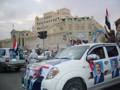 المؤتمر نت -  نظمت قبائل ال كثير بوادي حضرموت عصر يوم امس مهرجان بمناسبة سلامة فخامة الرئيس علي عبدالله صالح رئيس الجمهورية بعد تعرضه للحادث الإجرامي الجبان مع عدد من قيادات الدولة يوم الجمعة الاول من شهر رجب بمسجد النهدين بدار الرئاسة .