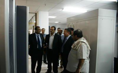 المؤتمر نت - أطلع وزير الاتصالات وتقنية المعلومات الدكتور احمد عبيد بن دغر ومحافظ حضرموت خالد سعيد الديني اليوم على خطة التوسعة الجديدة في السنترال المركزي بفوه