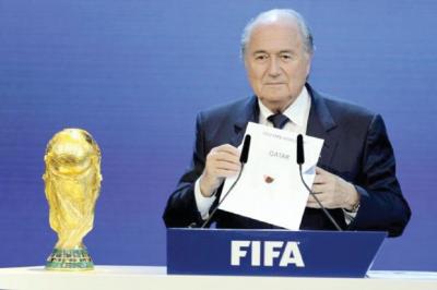 المؤتمر نت -  توقع عضو اللجنة التنفيذية للاتحاد الدولي لكرة القدم (فيفا) الألماني ثيو تسوانتسيغر أن تخسر قطر حق استضافتها مونديال 2022 وذلك