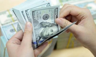 المؤتمر نت - تراجع الدولار اليوم لينزل من أعلى مستوى في عدة أسابيع مقابل معظم العملات