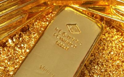 الذهب يستقر فوق 1900 دولارا للأونصة	 