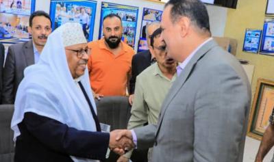 المؤتمر نت - دشن رئيس مجلس إدارة شركة كمران للصناعة والاستثمار محمد الدولة اليوم توزيع الأرباح للمساهمين في الشركة بأمانة العاصمة ومحافظات إب وتعز والحديدة بنسبة أرباح وصلت إلى 31 بالمائة