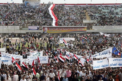 عشرات الالاف يحتفون بعيد الاستقلال