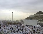 Almotamar Net - official source in Yemen said on Saturday that 11 Yemeni pilgrims have died in the stampede in this years hajj season in Saudi Arabia, in whih nearly 400 pilgrims perished as they performed the stonning of the symbol of devil known as the Jamarat ritual last Thursday.

