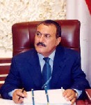 Almotamar Net - President Ali Abdullah Saleh headed on Tuesday the first meeting of the cabinet after new reshuffling. 

The meeting was attended by vice president Abdu Raboh Mansor Hadi. 

In the meeting, president Saleh delivered a speech in which he welcomed new ministers, wishing the cabinet good luck in its future mission. 

