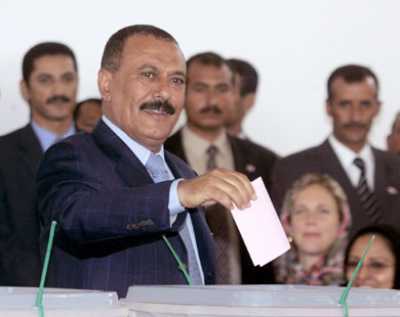 Almotamar Net - The preliminary results of vote-counting show that candidate of the General Peoples Congress (GPC) Ali Abdullah Saleh has gained 3,198,746 votes while the candidate of the Joint Meeting Parties, Faisal Bin Shamlan, has got 849,714 votes. 