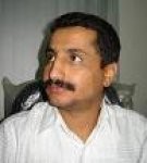 Almotamar Net - SANAA- Editor in Chief of Annas newspaper of Yemen Hamid Shahra died Wednesday in a car accident on the road of Hardh-Huddeidah on his way back from Holy Mecca after he had performed Umra pilgrimage there.