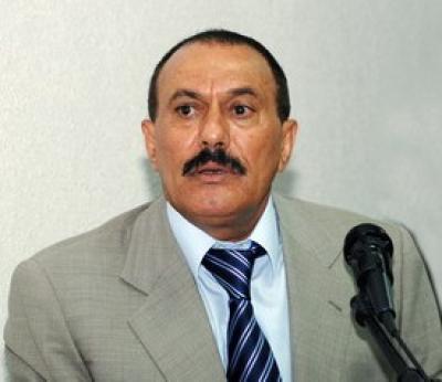 Almotamar Net - President Ali Abdullah Saleh on Thursday congratulated chairperson and members of the new executive bureau of the Yemeni Women Union (YWU) on the confidence gained by chairwomen and members of the bureau, indicating to the importance of the role played by the YWU in serving issues of the woman and issues of development and national building in Yemen. 