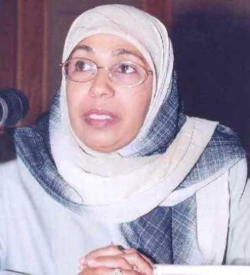 Almotamar Net - The Minister of Social Affairs and Labour Dr Amat Al-Razzaq Humad affirmed Thursday the necessity of developing health services and reducing averages of fatality among the children and women through developing and raising functional capacities of government hospitals and supplying them with  medical equipment that offer high quality medical services. 