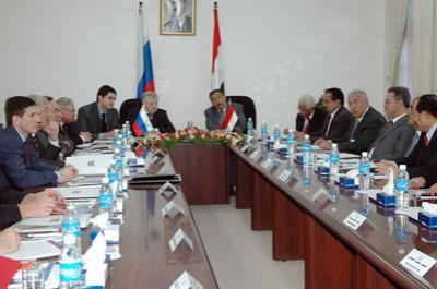 Almotamar Net - Yemen Prime Minister Dr Ali Mohammed Mujawar called for the establishment of a council for Yemeni and Russian businessmen to contribute to develop economic and trade relations and encourage businessmen in both countries to build joint investment projects. 