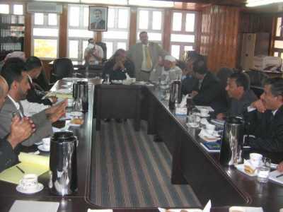 Almotamar Net - Yemen Al-Mithaq newspaper has on Monday revealed of a new round of dialogue between the General Peoples Congress ruling party in Yemen (GPC) and opposition Joint Meeting parties (JMP). The newspaper pointed out that there are positive indicators have been reached expecting a meeting to be held on Monday during which to reach to positive results. 