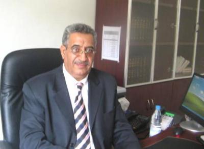 Almotamar Net - Chairman of the Supreme National Anti-Corruption Commission SNACCs Financial Liabilities Sector has on Wednesday revealed that  there are two Yemeni ministers, , a  number of deputy ministers , 4 governors and 40 ambassadors have  so far failed to present their property statements to the SNACC , that is required in implementation of the financial 