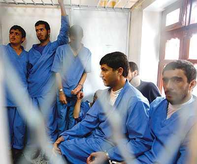 Almotamar Net - Specialised Penal Court in Yemen in Yemen has on Monday listened to confessions given by six of defendants from the fourth and first groups from the elements of killing and rebellion in Bani Husheish. Their confessions revealed their using of Israeli-made weapons for attacking soldiers and security men and terrorization of citizens. The court also decided to postpone the trial to next Monday to allow the prosecution to present more evidence. 