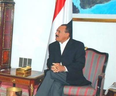 Almotamar Net - President Ali Abdullah Saleh discussed in Sanaa on Sunday with Saudi businessmen the possibility to establish a joint Yemeni-Saudi company to enhance industrial, commercial and agricultural exchange between the two countries.