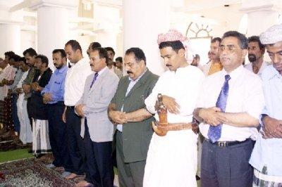Almotamar Net - President Ali Abdullah Saleh preformed on Friday along with worshipers the Friday prayers in the al-Saleh mosque in the capital Sanaa.

