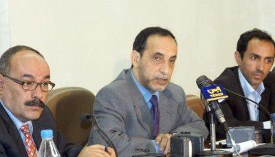Almotamar Net - The Yemeni Minister of Industry and Trade Dr Yahya al-Mutawakil has said Sunday the government has for a year and a half worked for preparing a strategy for food security in cooperation with the World bank (WB) and all concerned government institutions as well as the private sectors studies centres.

