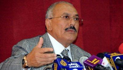 Almotamar Net - President Ali Abdullah Saleh has Sunday expressed his strong regret for the fall of victims among citizens and security soldiers in events of violence and acts of destruction during the past two days in three areas in Aden province, also showing his very regret for the harm on journalists as a result of acts of violence by elements that slipped into. 
