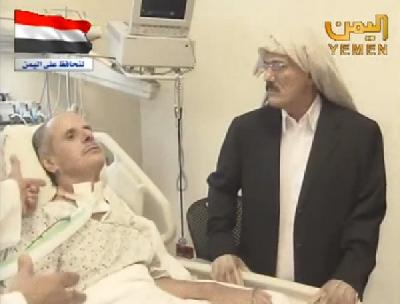 Almotamar Net - President Ali Abdullah Saleh paid on Sunday a visit to former commander of 103 Infantry Brigade Salem al-Whaishi in a Saudi hospital in Riyadh.
