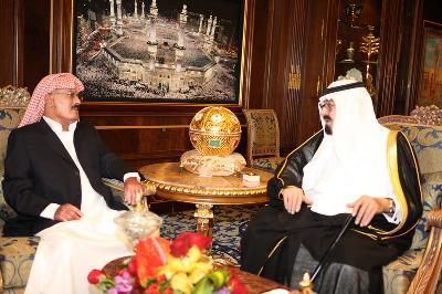 Almotamar Net - - President Ali Abdullah Saleh held in Riyadh on Monday a talk session with Saudi King Abdullah bin Abdulaziz Al Saud.
