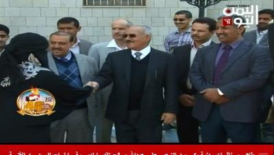 Almotamar Net - Students in Arts and Commerce faculties at Sanaa University and employees of the youth spirit for development organization honored the leader Ali Saleh, chairman of the GPC, for 
