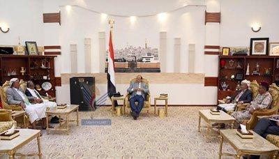 Almotamar Net - President Abdo Rabu Mansour Hadi has met with the presidential committee charged with resolving the conflict of Dammaj area in Saada province.

The committees head presented a detailed explanation on the situation witnessed in the province and the impact of the conflict on the innocent citizens. 

