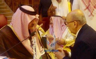 Almotamar Net - Foreign Minister Abo Baker al-Qirbi met Sunday with Saudi Arabias Foreign Minister Prince Saud al-Faisal, in the meetings sidelines of the 141st regular session of the Arab foreign ministers in Cairo.