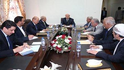 Almotamar Net - 
 President Abd-Rabbu Mansour Hadi held on Sunday a meeting with his advisors body.

During the meeting, the President reviewed latest developments in the country as well as the inclusive consultations among all political powers to name a prime minister and form new government within one month as it was stipulated in the peace and national partnership agreement.    
