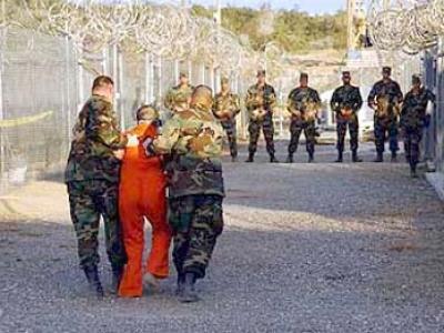 Almotamar Net - 
The US Department of Defense has announced the transfer of four Yemeni detainees, and a Tunisian national, from Guantanamo Bay to Georgia and Slovakia.

Two separate statements by the US Department of Defense on Thursday said that Salah Mohammed Salih Al-Dhabi, Abdel Ghaib Ahmad Hakim, and Abdul Khaled Al-Baydani were transferred from the detention facility at Guantanamo Bay to the Government of Georgia, and Hashim Bin Ali Bin Amor Sliti and Husayn Salim Muhammad Al-Mutari Yafai were transferred from the detention facility at Guantanamo Bay to the Government of Slovakia.
