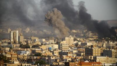 Almotamar Net - Saudi aggression warplanes resumed bombing the capital Sanaa early on Wednesday, an official said.
They struck al-Hafa area south of the capital four times.
The bombing devasted citizens houses and public, private properties
