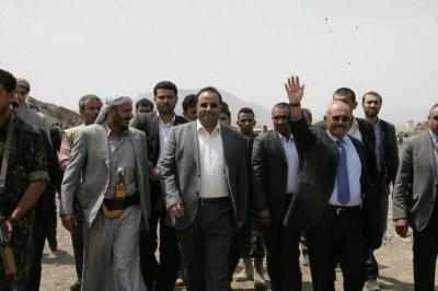 Almotamar Net - President of the Supreme Political Council Saleh al-Sammad and former president Ali Abdullah Saleh attended a tribal meeting in Sanhan area, southeast of the capital Sanaa, to support the battlefronts with new fighters.

At the gathering, president al-Sammad said 