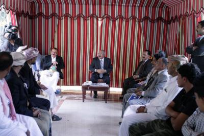 المؤتمر نت - الرئيس علي عبدالله صالح رئيس المؤتمر الشعبي العام  يلتقي قيادات مؤتمرية 