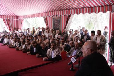 المؤتمر نت - التقى الزعيم علي عبدالله صالح رئيس المؤتمر الشعبي العام اليوم وفوداً من قبائل بني صريم وبني حشيش.