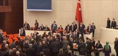 المؤتمر نت - اندلاع شجار داخل البرلمان التركي 
