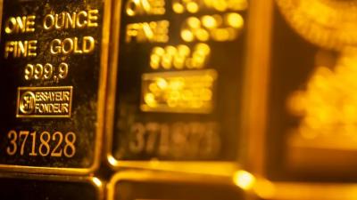المؤتمر نت -  سجلت أسعار الذهب أعلى مستوى منذ 3 أسابيع اليوم الثلاثاء، محفزة جميع المعادن النفيسة على تحقيق مكاسب، مع تراجع الدولار