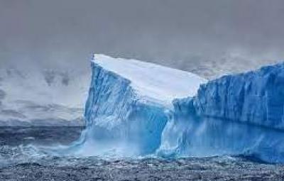المؤتمر نت - قلق من تحرك أكبر جبل جليدي في العالم
