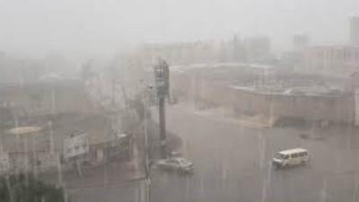 هطول أمطار غزيرة على العاصمة صنعاء	 