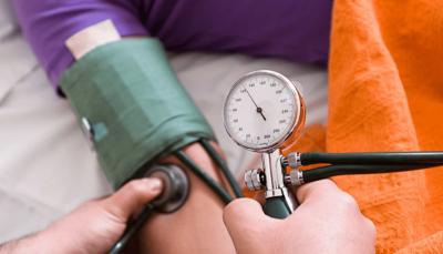 ما أسباب ارتفاع ضغط الدم؟	 