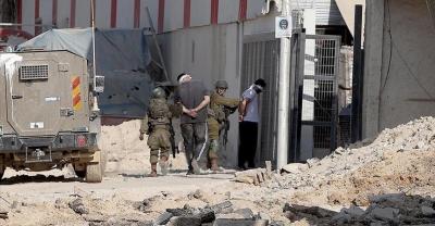 المؤتمر نت - اعتقلت قوات الاحتلال الإسرائيلي 40 فلسطينياً من الضفة الغربية المحتلة