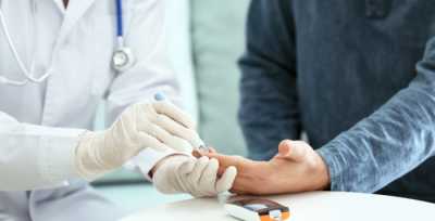 المؤتمر نت - يعد ارتفاع السكر في الدم علامة مبكرة للإصابة بالسكري، وله العديد من الأعراض مثل العطش، والجوع الشديد، والتعب