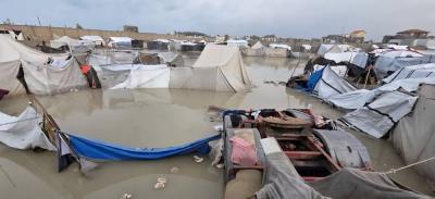 المؤتمر نت - أعلنت الأمم المتحدة أن نحو 55 ألف عائلة فلسطينية تضررت من العاصفة الأخيرة التي ضربت قطاع غزة، وتسبّبت في دمار واسع لممتلكاتهم وأماكن إيوائهم