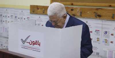 المؤتمر نت - أصدر الرئيس الفلسطيني محمود عباس، مرسوماً رئاسياً حدّد فيه يوم السبت الموافق 28 نوفمبر المقبل موعداً لإجراء الانتخابات