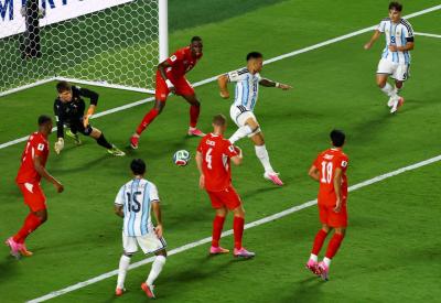 المؤتمر نت - تأهل المنتخب الأرجنتيني إلى نصف نهائي كأس العالم 2026، بعدما حقق فوزًا صعبًا